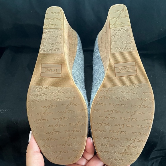 Tom’s classic wedge sandal women’s size 6.5W US. - Picture 6 of 6